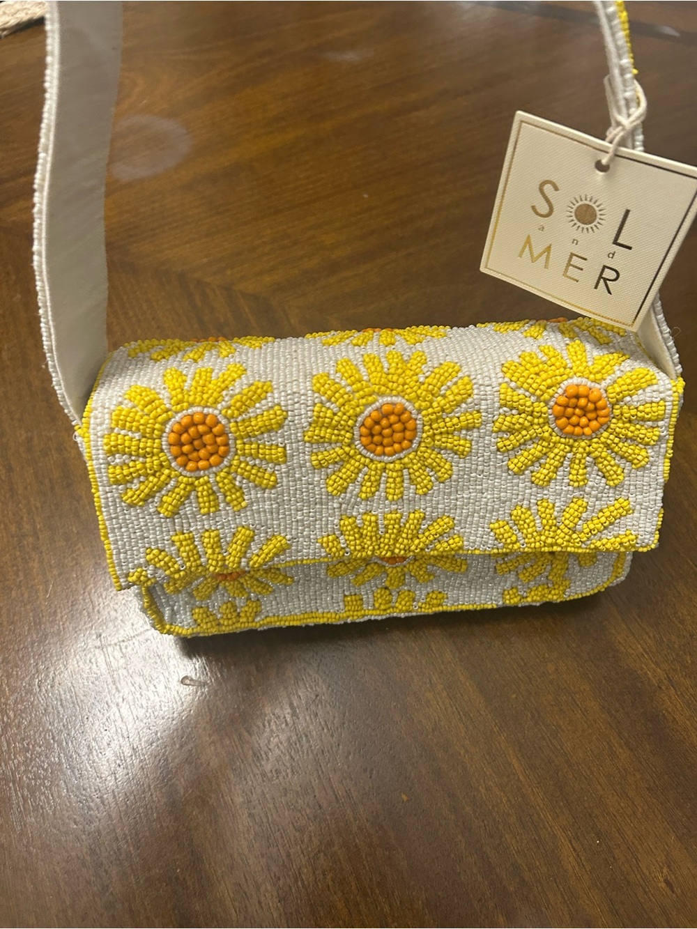 NWT SOL and MER Daisy 🌼 beaded handbag. - Picture 9 of 16